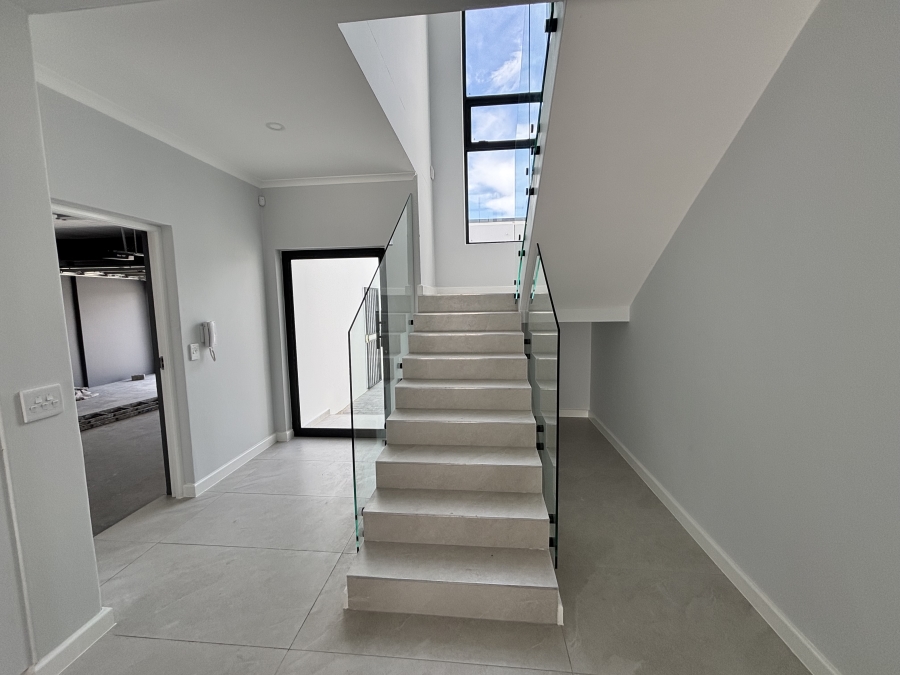 4 Bedroom Property for Sale in Sandown Western Cape